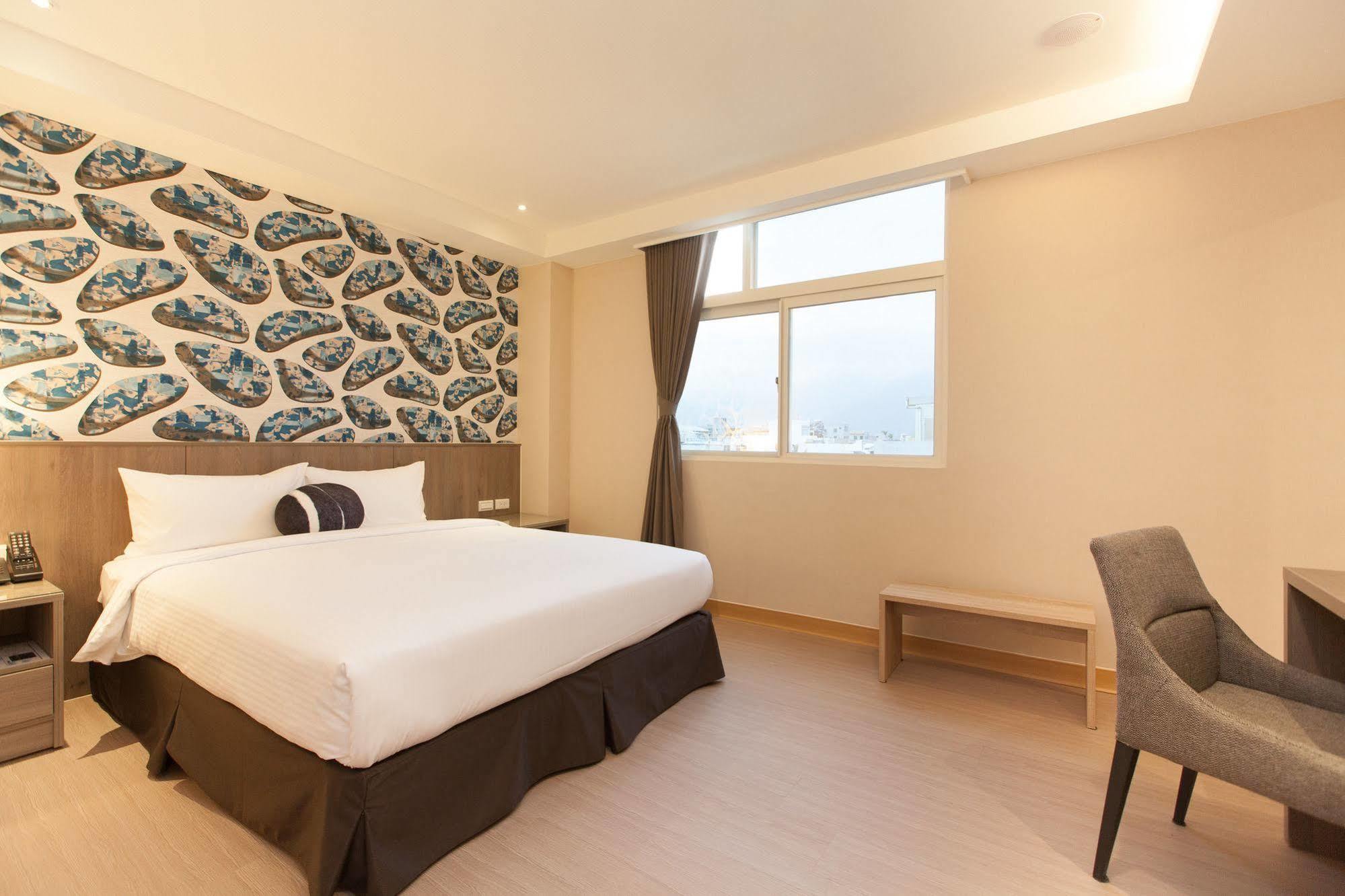 Tc Hotel - Hualien Zhongxiao Екстер'єр фото